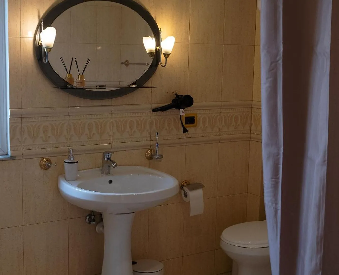 Mandarine Hostel Tirana Albania
