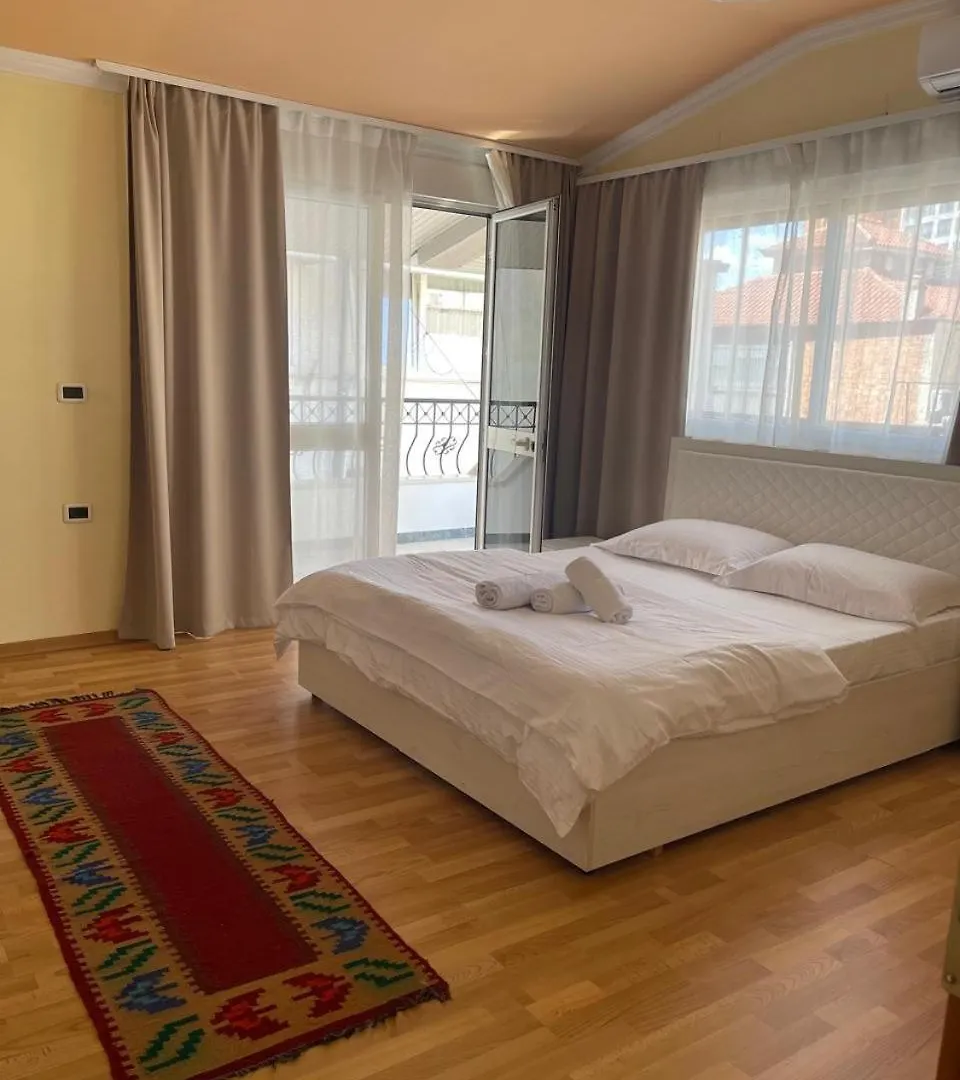 Mandarine Hostel Tirana Albania