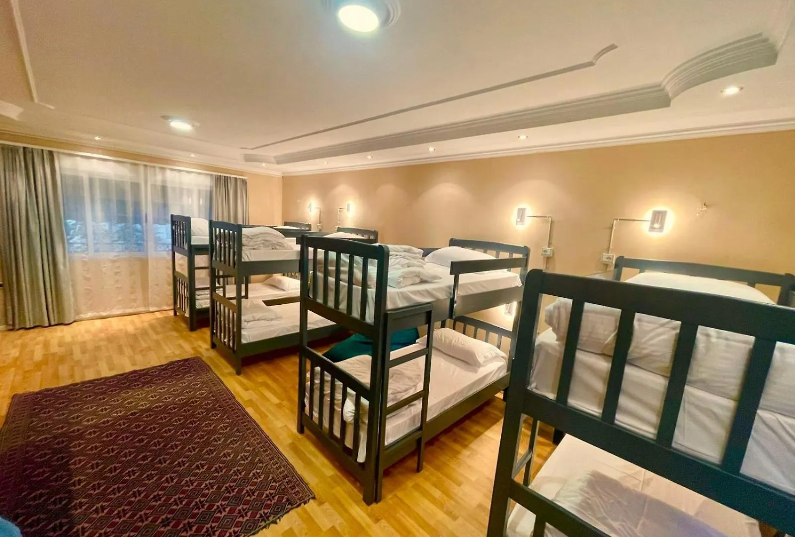 Mandarine Hostel Tirana 0*,  Albania